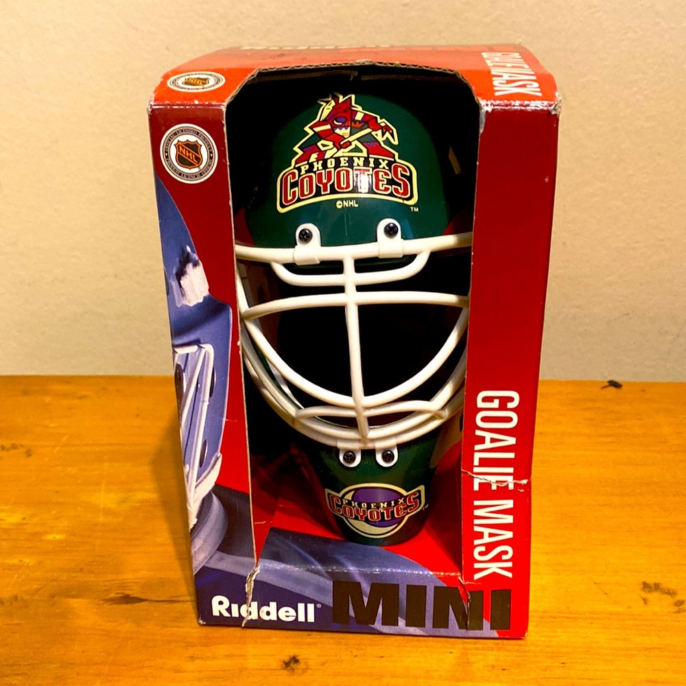 NHL Licensed Riddell Mini Goalie Mask Phoenix Coyotes Still in Box
